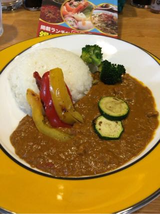 築地のホテルバン ランパスのカレー